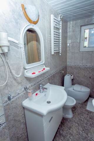 Отель Hotel Pharos Бар Трехместный номер-3