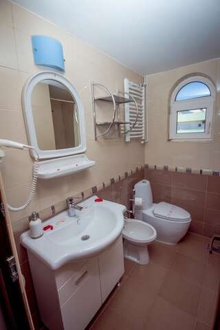 Отель Hotel Pharos Бар Трехместный номер-4