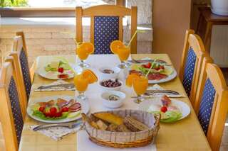 Отель Hotel Pharos Бар Трехместный номер-1