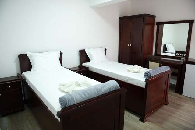 Отель Hotel Pharos Бар-8